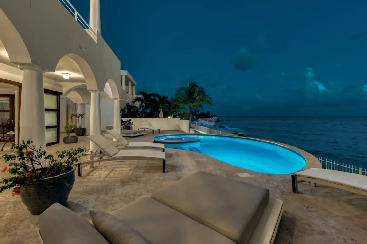 img-location